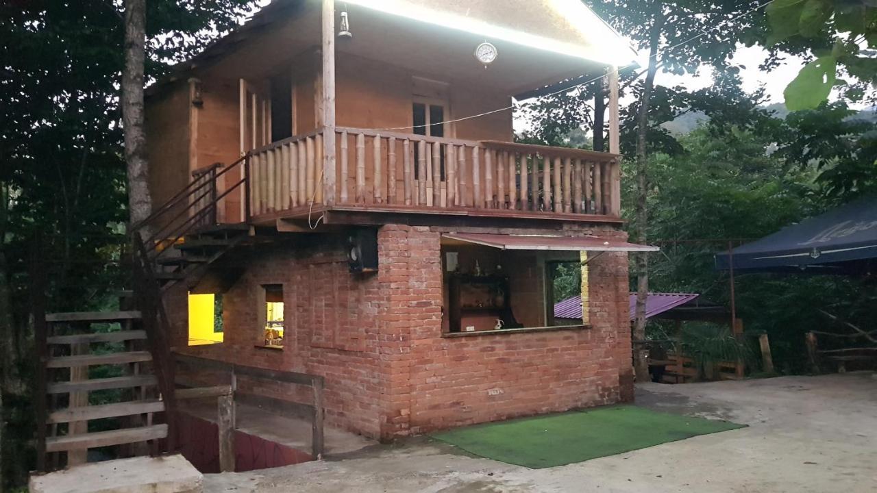 Hotel Oasis Gasamania Batumi Esterno foto